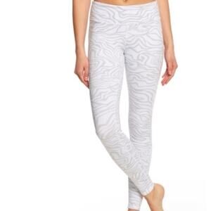 Alo Yoga Airbrush White Gray Zebra Crop Leggings Nylon Spandex Blend Size XXS